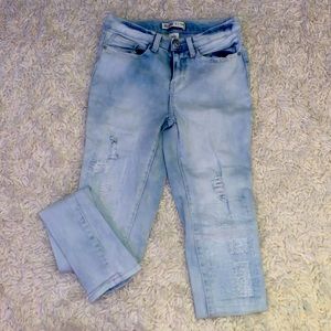 mudd light bleached & distressed skinny jeans 👖